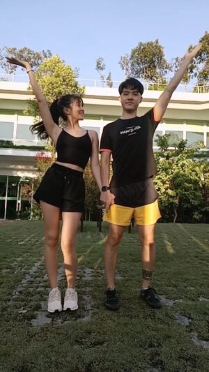Elizabeth Tan Instagram - Cute jugak dia sanggup buat dance ni dgn I 🤣