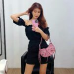 Elizabeth Tan Instagram - I love my super long hair now hehehe All thanks to @hairdoc_malaysia sbb I consistent every month buat hair treatment dengan dorang 🫶🏻 Korang try lah consult with them and try their Hair Doc UltraPulse. Yg penting it is fast, zero downtime and tak sakit langsung!