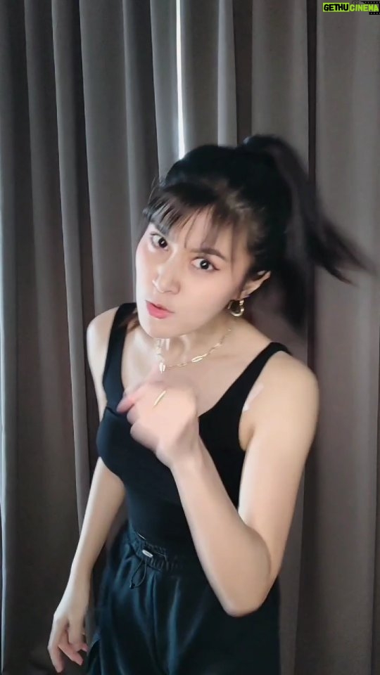 Elizabeth Tan - 74.1K Likes - Cukup garang ke tak? 🤣😂 Rasa cringe gila buat ni tp the audio is so funny hehehehhe