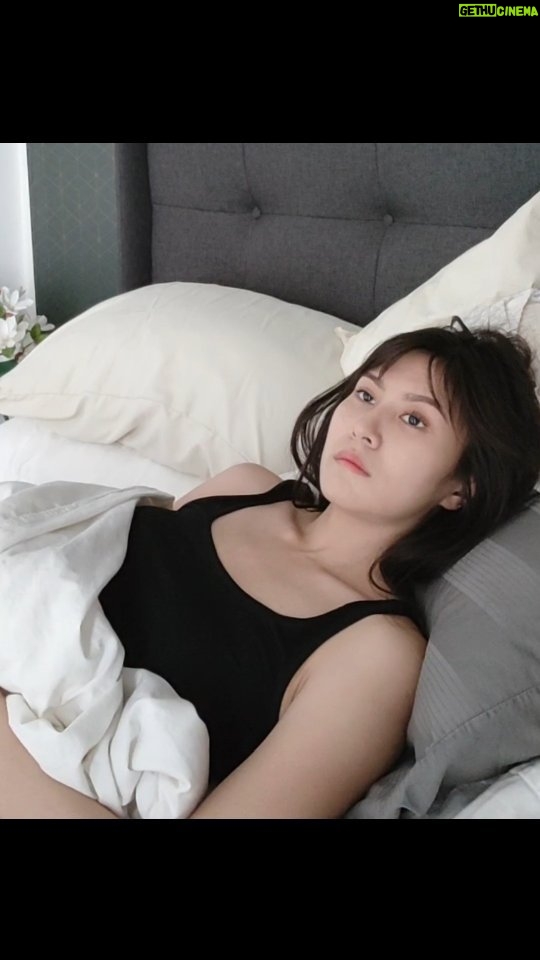 Elizabeth Tan - 70.3K Likes - New day, same shit. Siapa boleh relate?🥲 #lockdownlife #pkp