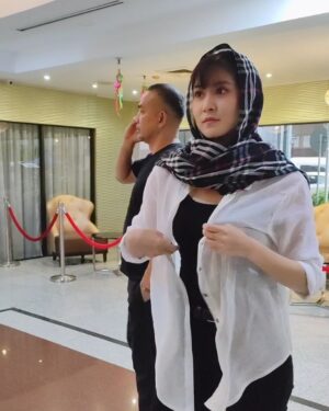 Elizabeth Tan Instagram - Sempena ramadhan.... Tiberrss 😛