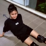 Elizabeth Tan Instagram - Jgn gelak eh Lizzy baru nk belajar ni... 😅😅🤣