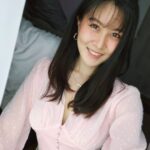 Elizabeth Tan Instagram - Hmmm.. agak2nya senyuman ni utk siapa? 🤔😜 . . Btw I'm wearing my new favourite baju from @nikoandclare heheheh I love it sooo muchhh 😍