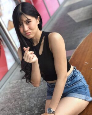 Elizabeth Tan Instagram - Muka terharu sbb PUBG dah ada Bahasa Melayu.. 🥺🥺🥺 

.
.
.
.
.

#pubgmnewera #PUBGMOBILE #PUBGMOBILEMY #EraBaharu #newarea #BahasaMelayu #BahasaMalaysia