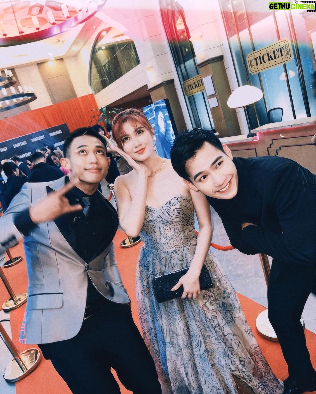 Elizabeth Tan Instagram - Final W photo dump❤️. Missing everyone so much alreadyyy! Btw korang masih boleh tngk W kt Viu if belum tngk tau! (Or if nk repeat second time ke hehehe) . . . #WTwoWorlds #WTwoWorldsMalaysia #ViuOriginal #ViuMalaysia @indepix @viumalaysia 🤍