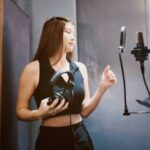 Elizabeth Tan Instagram - New year, new songs. Korang nk lizzy buat lagu yg mcm mana? ✨
