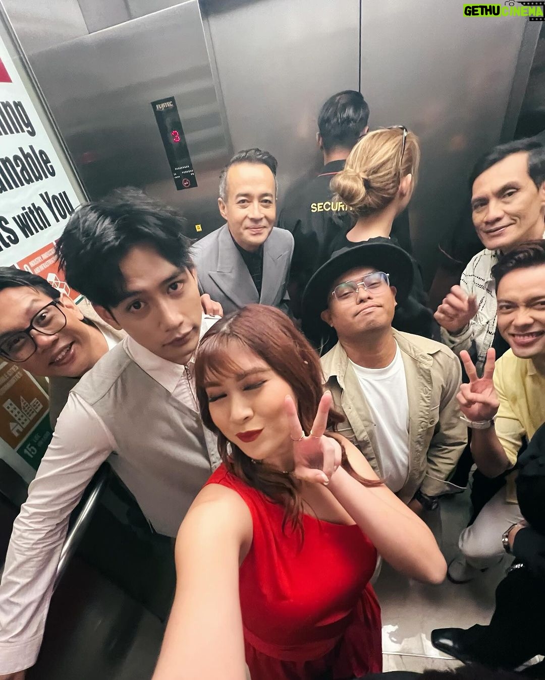 Elizabeth Tan Instagram - W : Two Worlds premiere today! š. . Jangan lupa saksikan cite ni hari khamis (30/11), kt @viumalaysia ! #WTwoWorlds #WTwoWorldsMalaysia #ViuOriginal #ViuMalaysia Director @yusryabdhalim Penerbit @indepix š¤