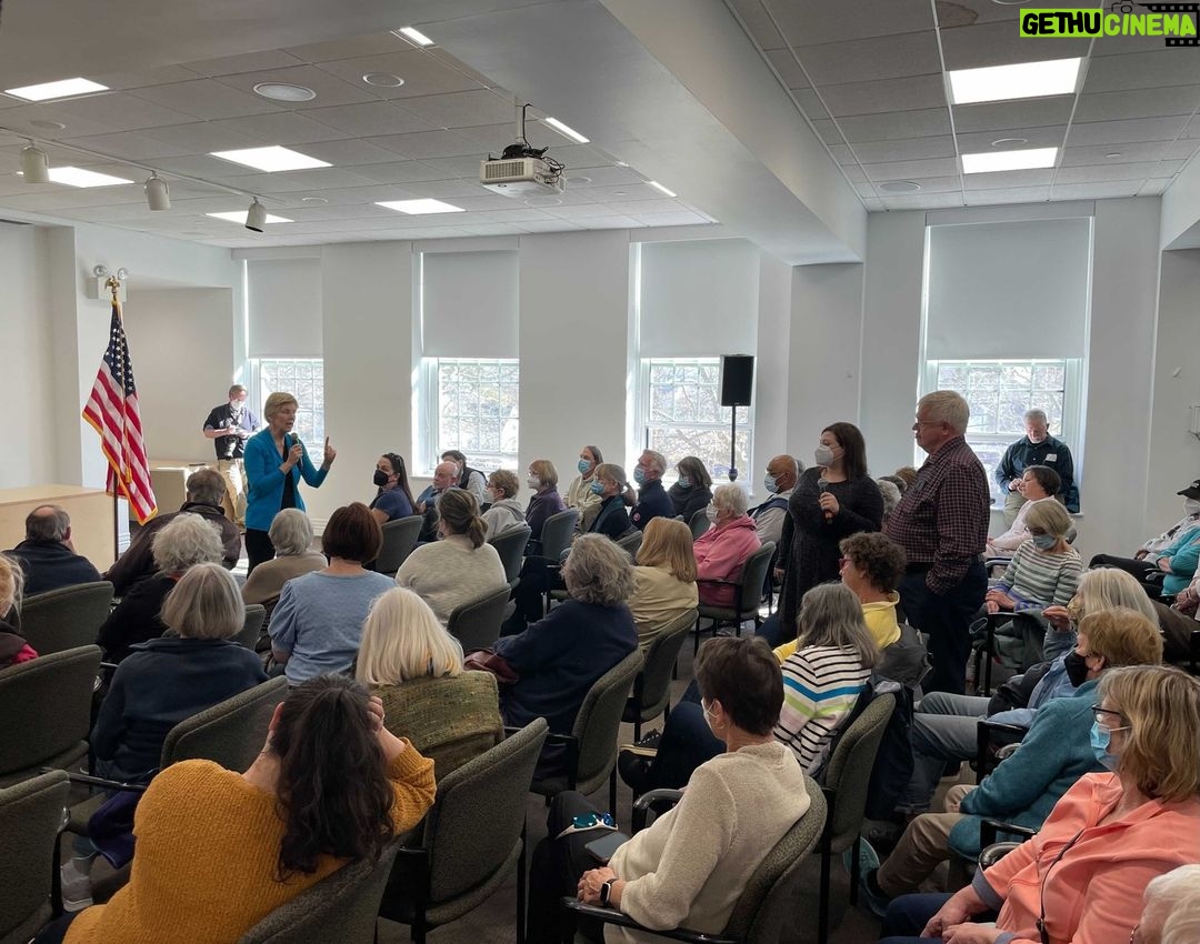 Elizabeth Warren Instagram - We had a great Meet and Greet in Chatham yesterday. We talked about canceling student debt, improving transportation infrastructure across the Cape, tackling climate change, and protecting Cape Cod Bay from nuclear waste.
