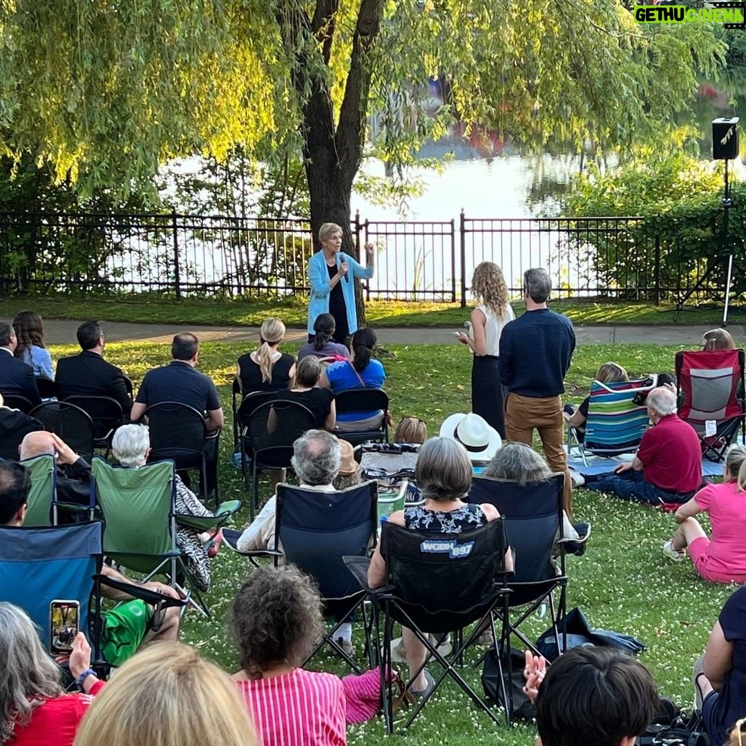 Elizabeth Warren Instagram - We had a great Meet and Greet in Winchester tonight. We talked about Roe, reforming SCOTUS, Citizens United, and support for Ukraine.