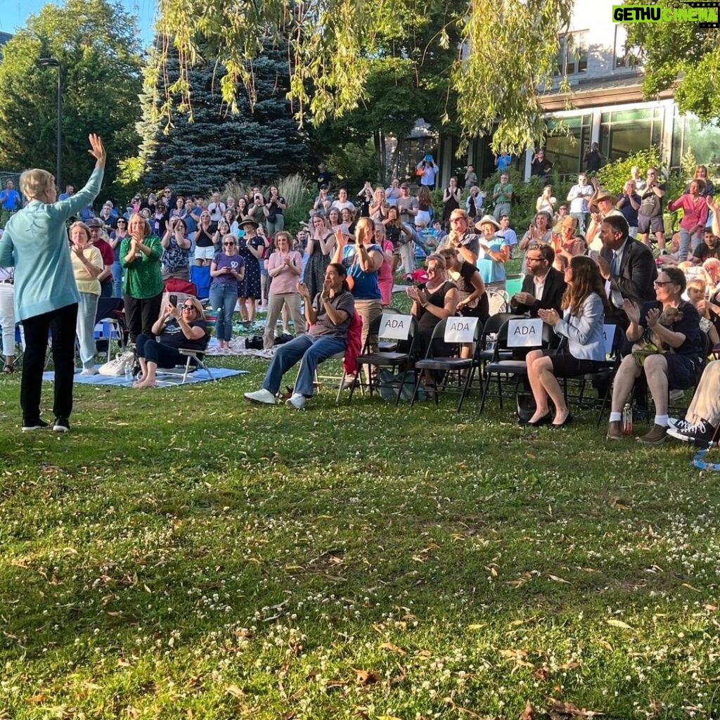 Elizabeth Warren Instagram - We had a great Meet and Greet in Winchester tonight. We talked about Roe, reforming SCOTUS, Citizens United, and support for Ukraine.