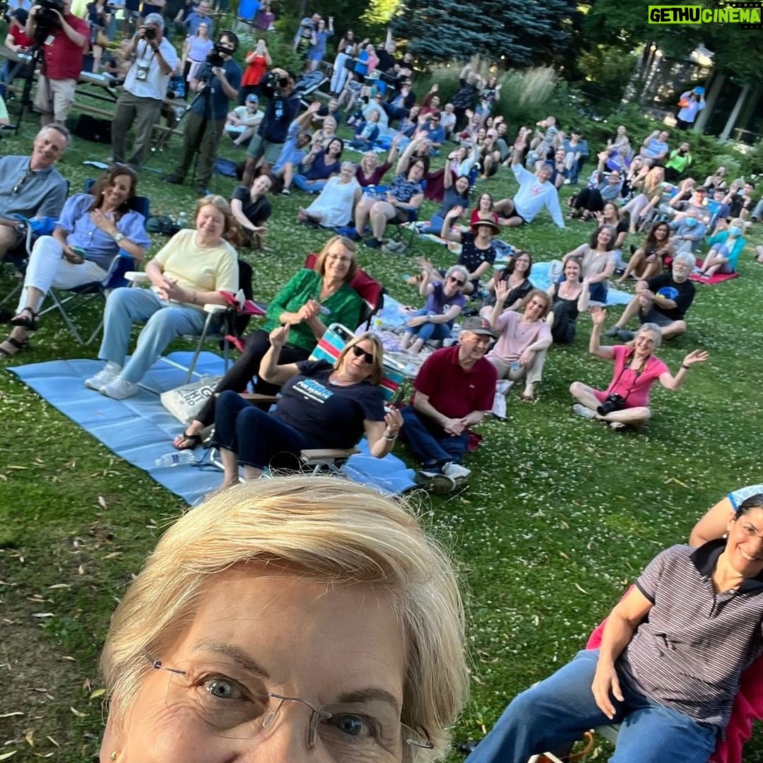 Elizabeth Warren Instagram - We had a great Meet and Greet in Winchester tonight. We talked about Roe, reforming SCOTUS, Citizens United, and support for Ukraine.