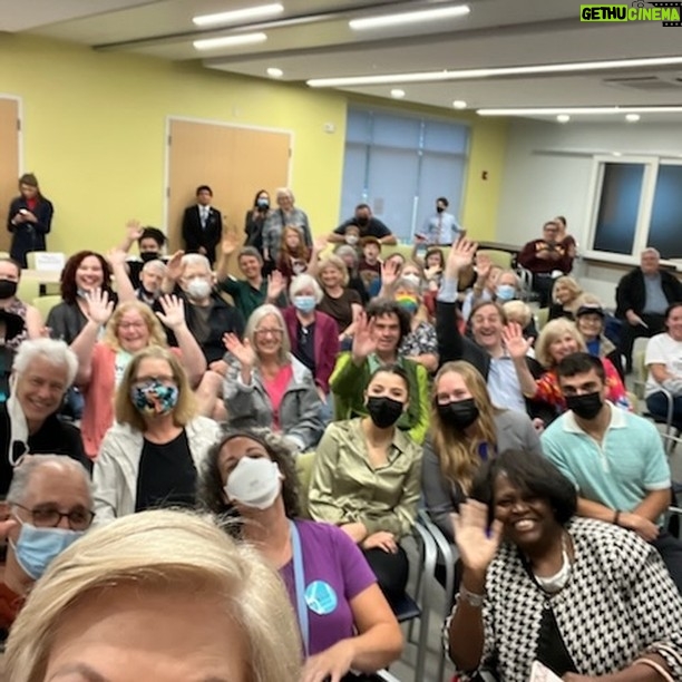 Elizabeth Warren Instagram - We had a great Meet and Greet in Randolph tonight. We talked about Roe, gun safety, student loan debt cancellation, and non-compete reform.