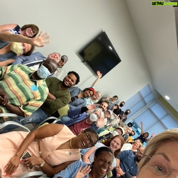 Elizabeth Warren Instagram - We had a great Meet and Greet in Randolph tonight. We talked about Roe, gun safety, student loan debt cancellation, and non-compete reform.