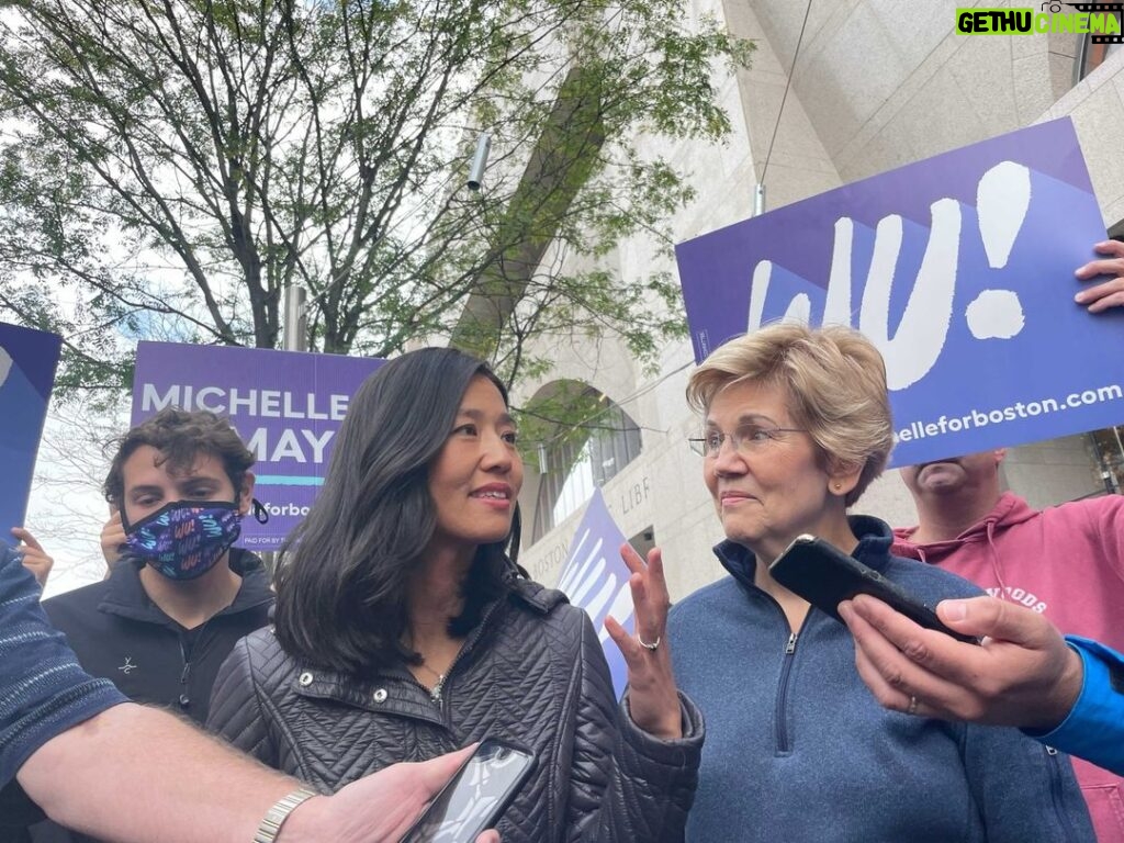 Elizabeth Warren Instagram - Congratulations on your swearing-in as mayor today, @WuTrain! From the classroom to the campaign trail to city hall, I’ve seen your positive energy, good heart, and ability to make big change for Boston. You will be a terrific mayor.