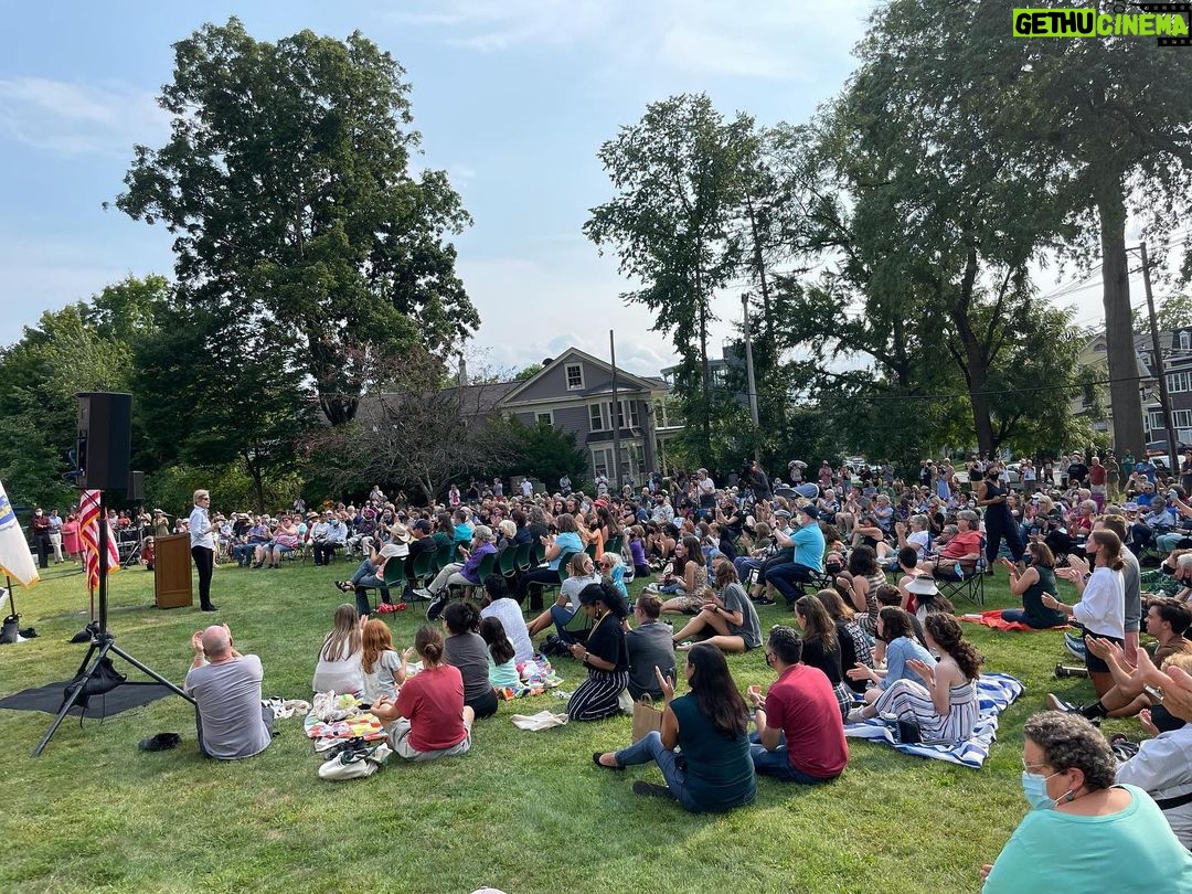 Elizabeth Warren Instagram - It was a great Meet and Greet in Northampton today. We talked about tackling the climate crisis, canceling student debt, and ending the filibuster.