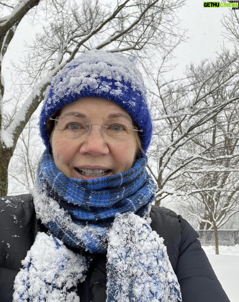 Elizabeth Warren Instagram - We both love the snow