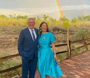 Elizabeth Warren Instagram - Bruce and I were so happy to celebrate Deb and Skip this weekend. Congrats on your marriage ❤️