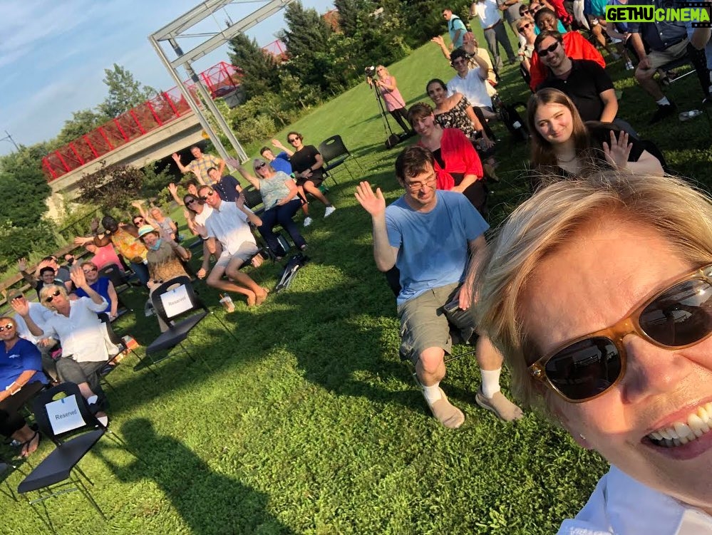 Elizabeth Warren Instagram - It was great to be in Worcester tonight for another Meet and Greet. We talked about how we can make change and put our government on the side of working families.
