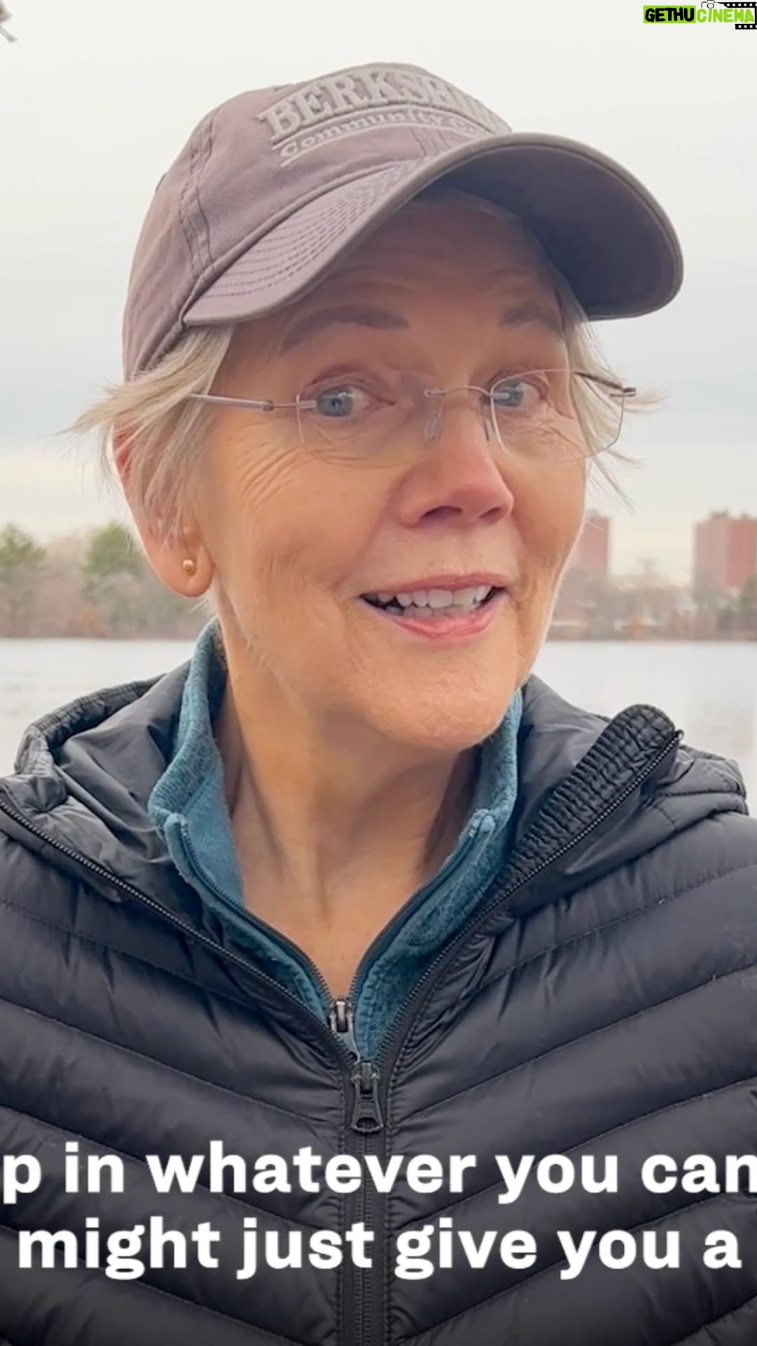 Elizabeth Warren Instagram - I LOVE getting to speak with the people who make our grassroots campaign possible. Pitch in any amount, and I might call you to say thanks! Click the link in my bio.