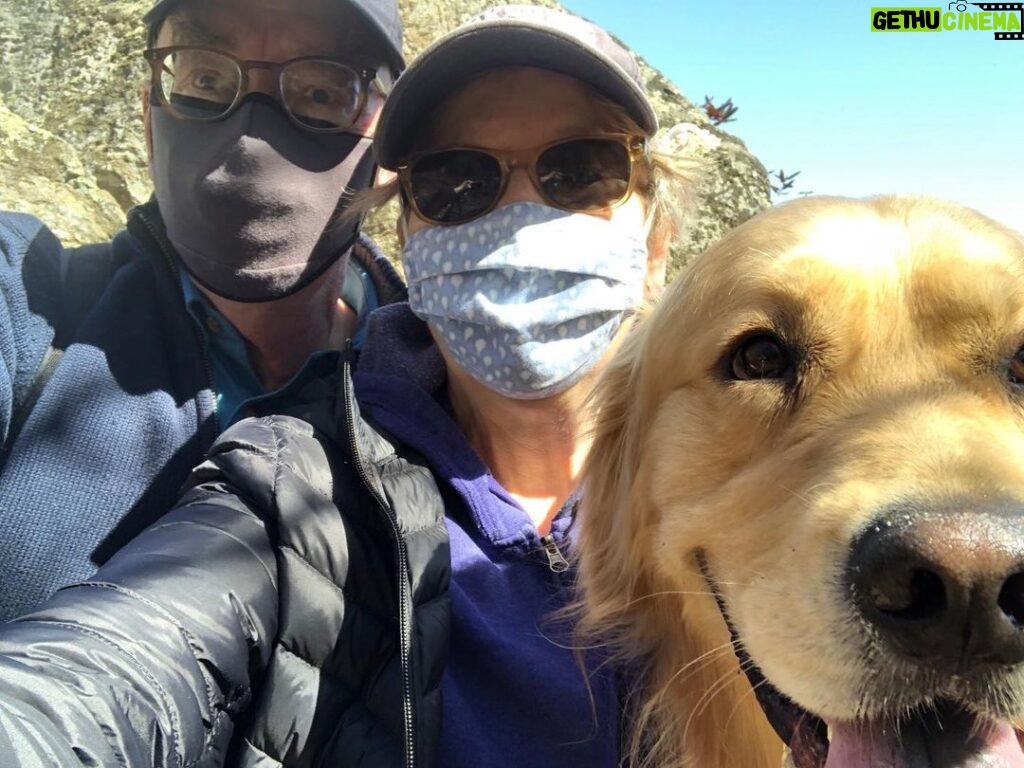 Elizabeth Warren Instagram - Hiking selfie with my guys