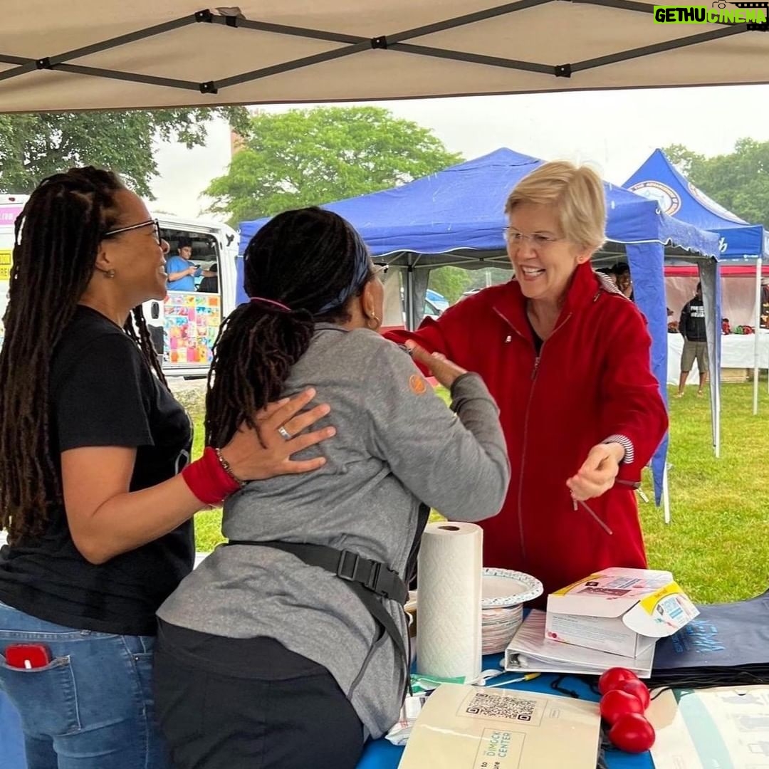 Elizabeth Warren Instagram - The rain couldn’t stop this weekend’s Juneteenth celebration and Roxbury Homecoming in Franklin Park! Honored to join my friend and partner @Ruthzee4Boston for this reminder of the power of building community as we work for racial justice.