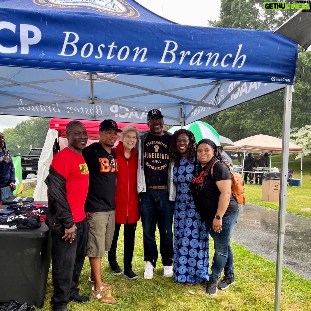 Elizabeth Warren Instagram - The rain couldn’t stop this weekend’s Juneteenth celebration and Roxbury Homecoming in Franklin Park! Honored to join my friend and partner @Ruthzee4Boston for this reminder of the power of building community as we work for racial justice.