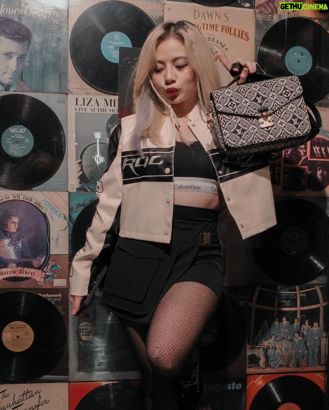 Ella Cruz Instagram - LV 1854 💠 @alistavenue 🩵 Music Museum