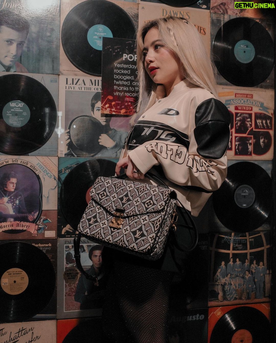 Ella Cruz Instagram - LV 1854 💠 @alistavenue 🩵 Music Museum