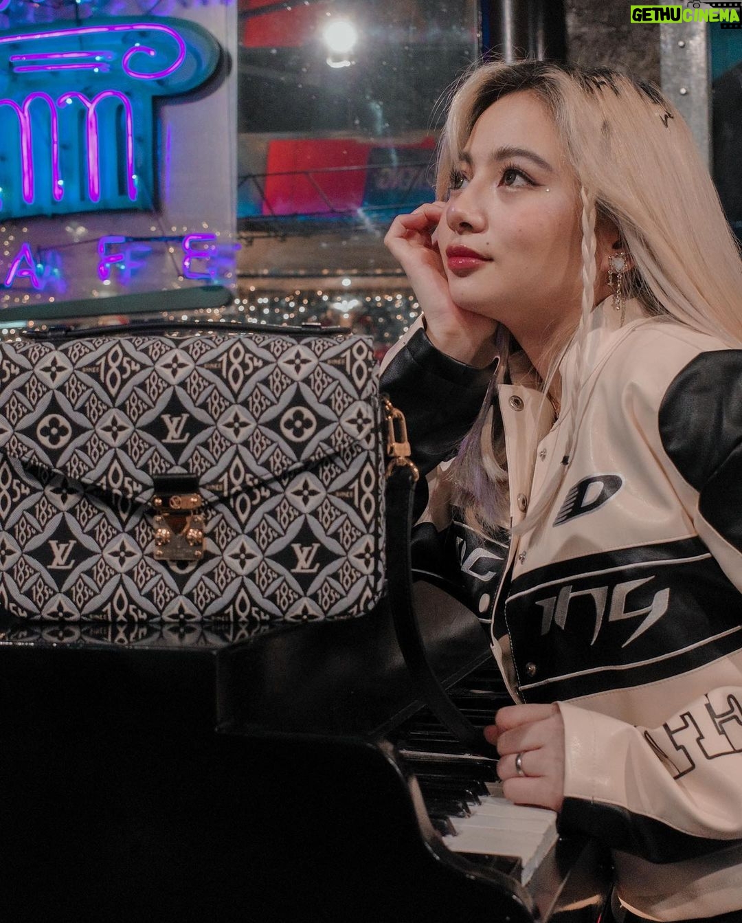 Ella Cruz Instagram - LV 1854 💠 @alistavenue 🩵 Music Museum