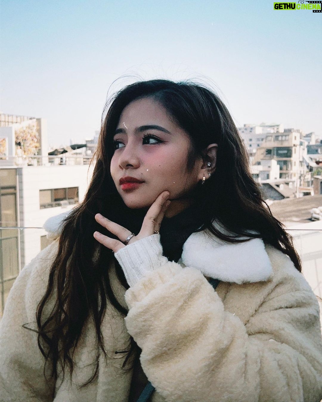 Ella Cruz Instagram - 🌨️ 어디로 ~? Tamburins / 탬버린즈