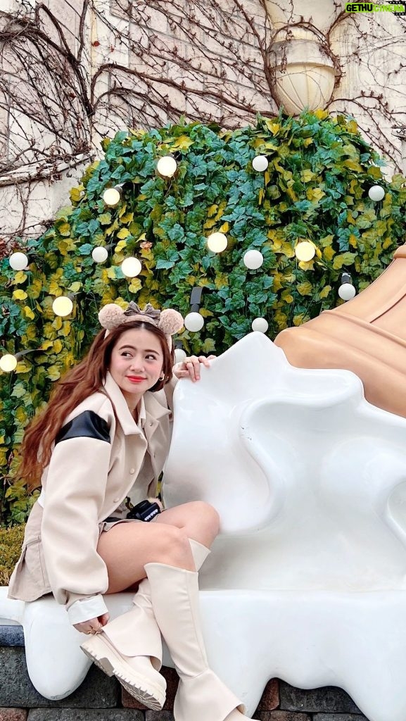 Ella Cruz Instagram - It's been few months that I am actually living in Seoul~ ✨ and now I'm sharing to you my new journey here. 🤍 Watch my full vlog on my new YT 🖤 Y'know where to find the link. 😉 Seoul, Korea