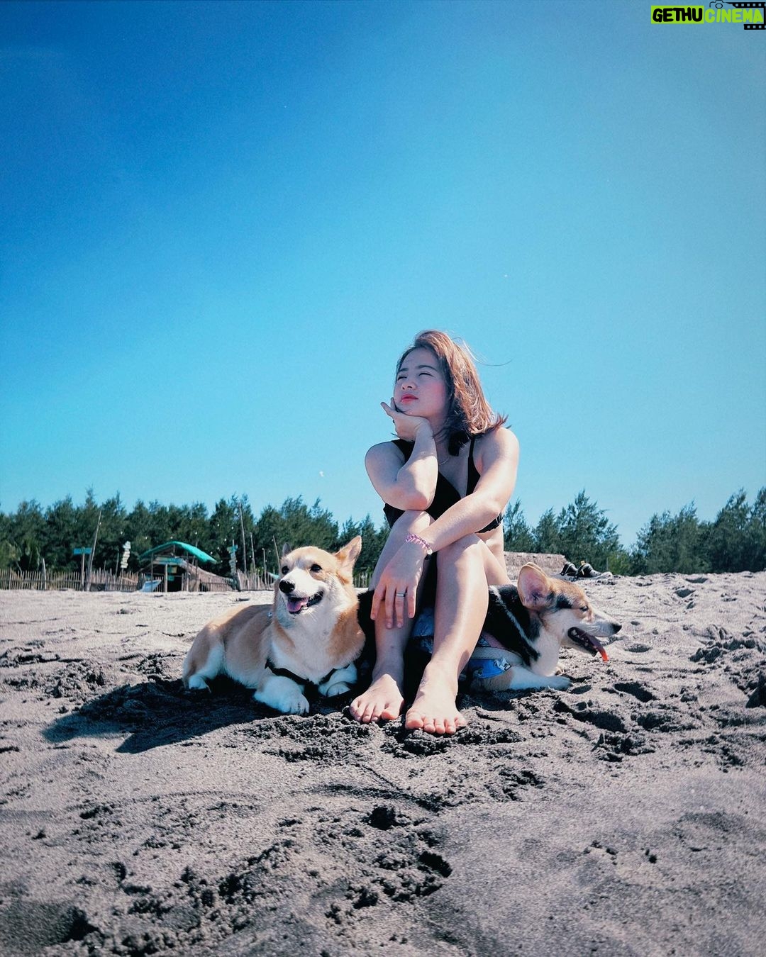 Ella Cruz Instagram - @takipsilimzmb 🌊 @dreamyandeclipse 🐾