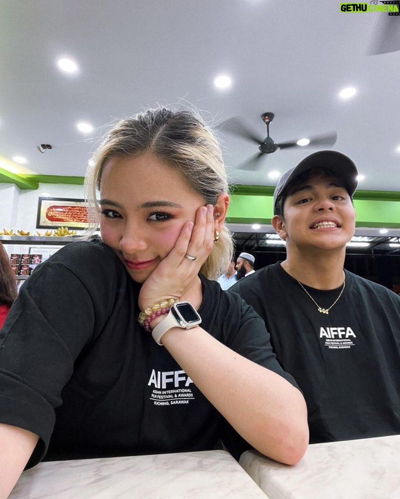 Ella Cruz Instagram - Kuching, Malaysia last week was all about AIFFA, fun nights, laksa and a random tattoo sesh 🤍 Kuching Sarawak Malaysia