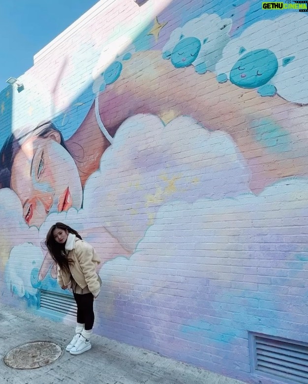 Ella Cruz Instagram - Head in the clouds ☁️🤍 압구정로데오 Apgujung Rodeo