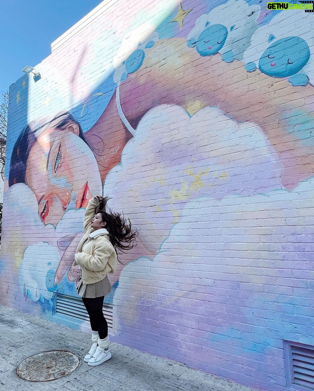 Ella Cruz Instagram - Head in the clouds 鈽侊笍馃 鞎曣惮鞝曤雿办槫 Apgujung Rodeo
