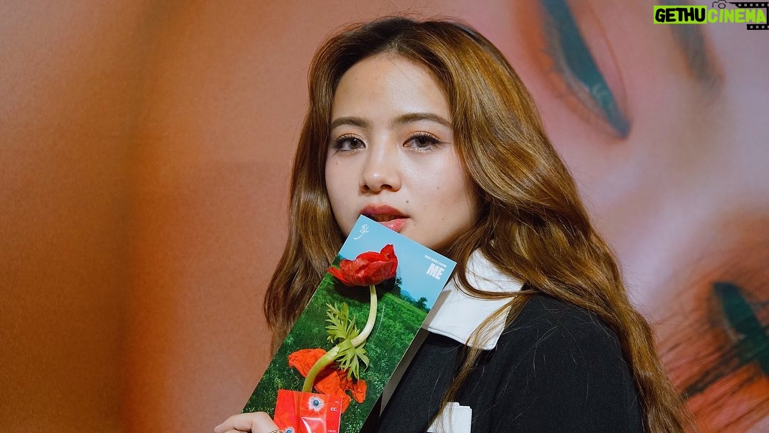 Ella Cruz Instagram - 🥀 #JISOO #FLOWER #JISOO_FLOWERHOUSE Seoul, Korea