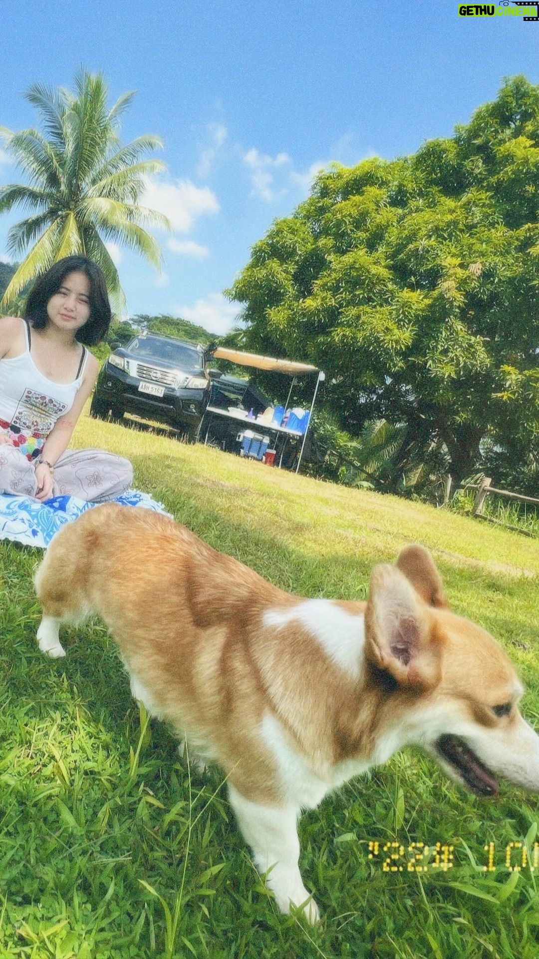 Ella Cruz Instagram - Dreamy loves yoga 🥺❤️🧘🏻♀️ @dreamyandeclipse