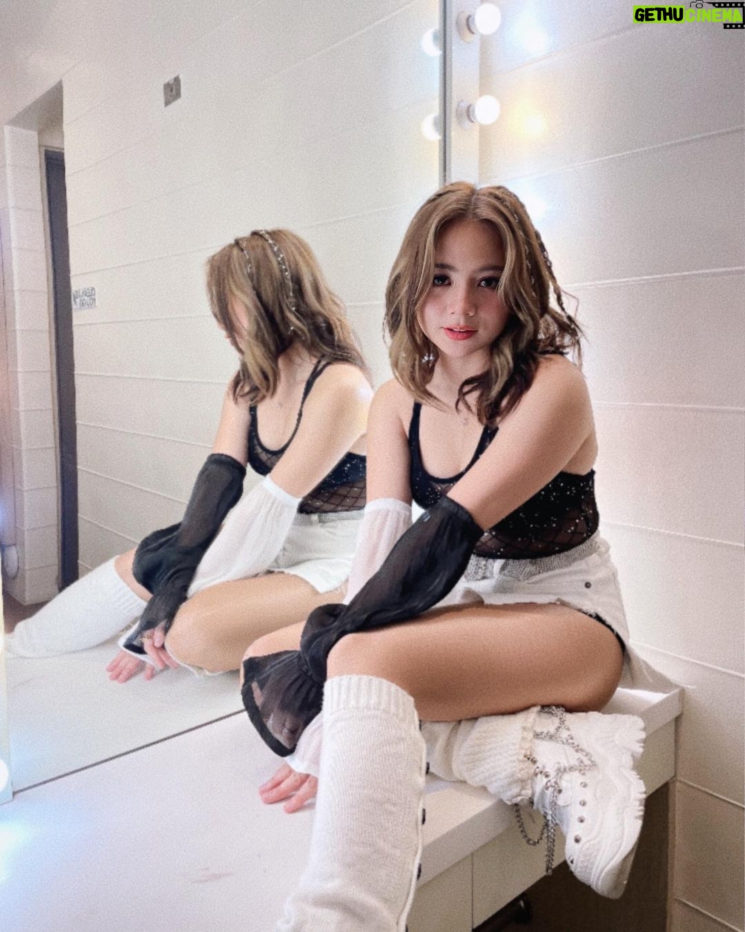 Ella Cruz Instagram - 🤍🖤 Eat Bulaga Apt Studio