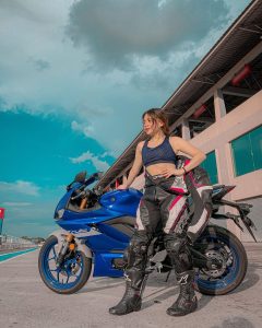 Ella Cruz Instagram - 🏍️🏁