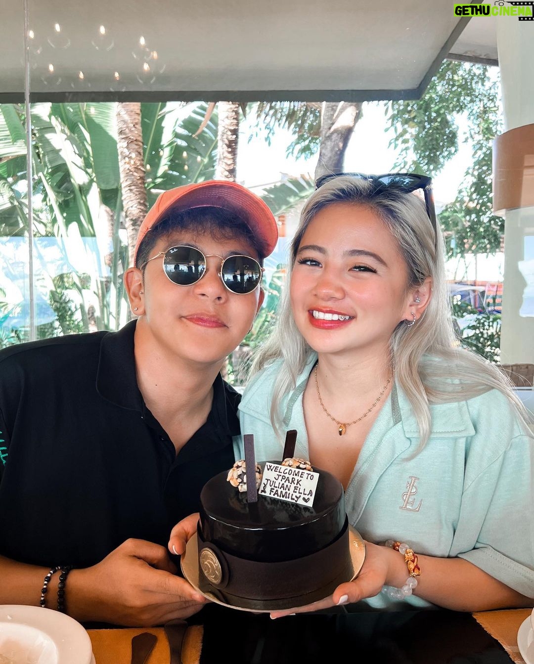 Ella Cruz Instagram - Happy New Year! 🥳✨🩵 welcome 2024 🎆🎉 may we all have a blessed and wonderful 2024 💖 Jpark Island Resort & Waterpark. Cebu