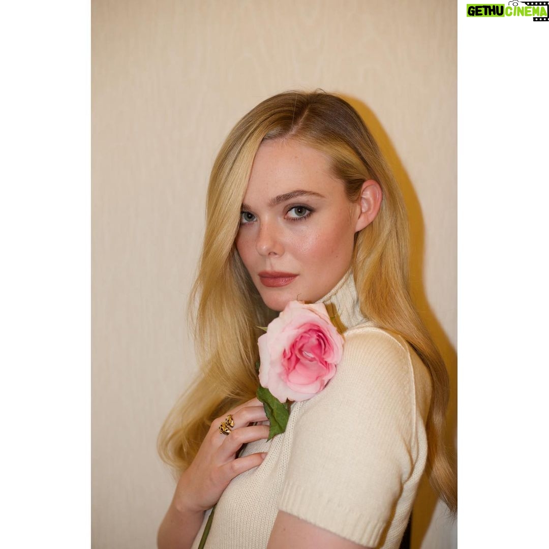 Elle Fanning Instagram - Gearing up for the @lorealparis défilé tomorrow night🌸