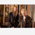 Elle Fanning Instagram - WHO HAS WATCHED SEASON 3!?!?! @thegreathulu on @hulu 💚💚💚