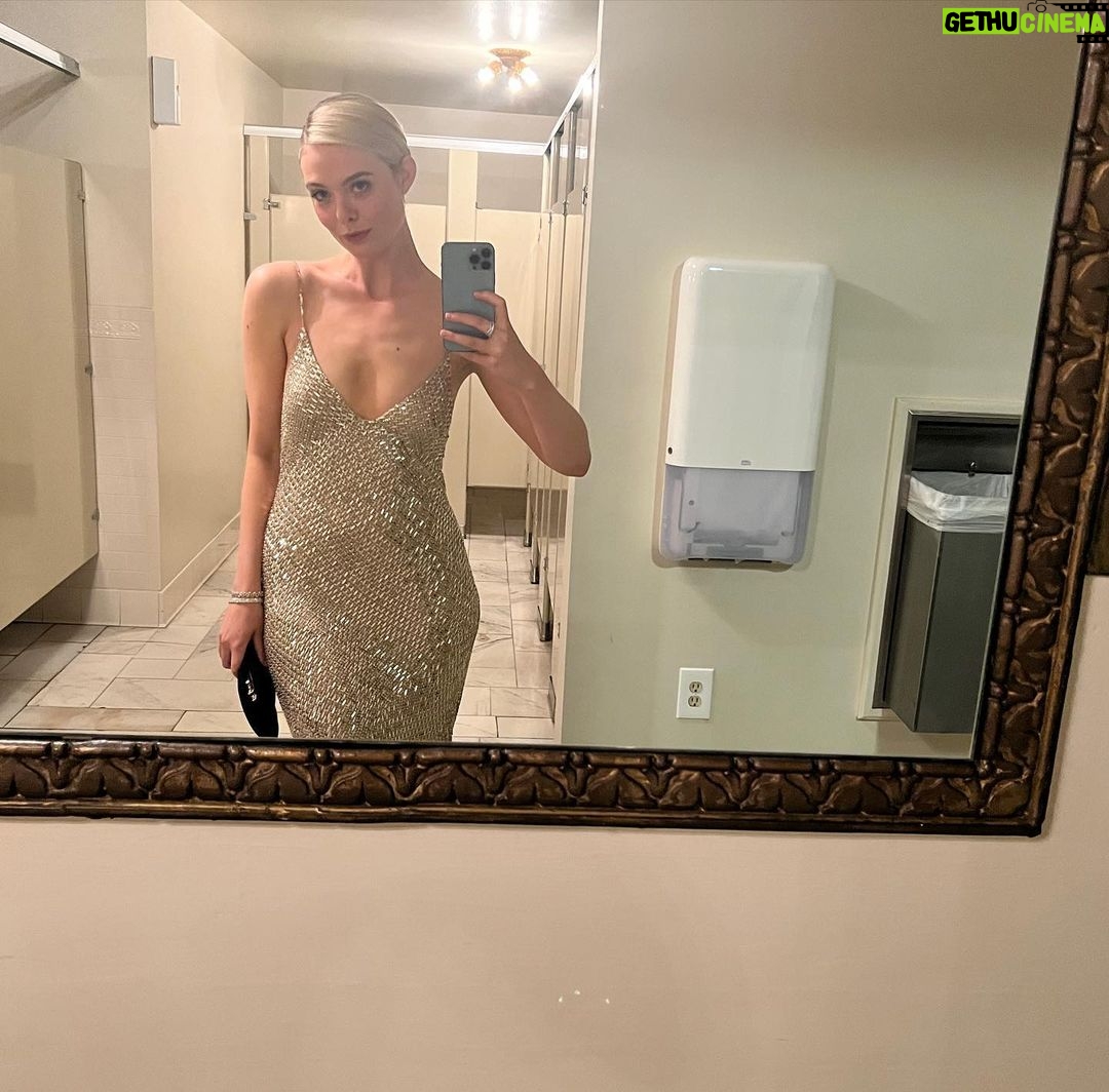 Elle Fanning Instagram - πͺπ»πͺβ€οΈβπ₯π₯π§π¦βοΈπΈπ PREMIERE of @thegreathulu NOW STREAMING on @hulu HUZZZZZAHHHHHHHH