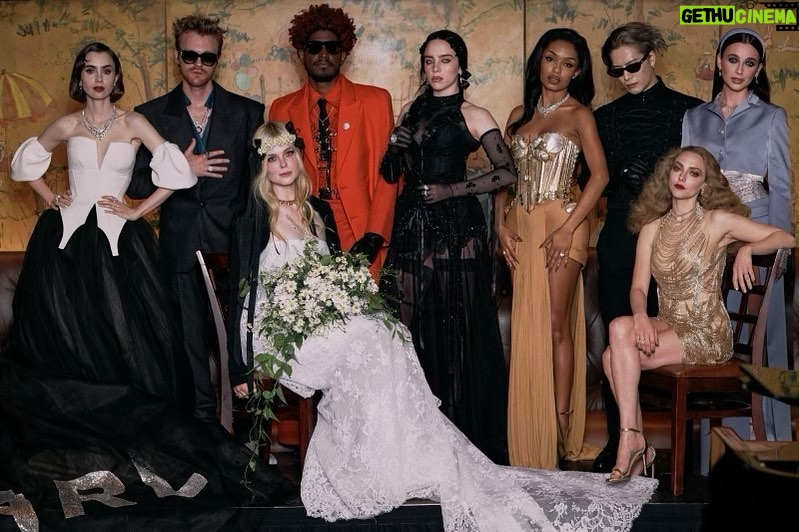 Elle Fanning Instagram - @cartier crew ❤️ at The Last Supper and we all ATE