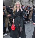 Elle Fanning Instagram - All hail (Mc)QUEEN Sarah Burton! Thank you for inviting me to your glorious razor sharp Paris return!! 🖤❤️🖤❤️🖤❤️ @alexandermcqueen