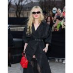Elle Fanning Instagram - All hail (Mc)QUEEN Sarah Burton! Thank you for inviting me to your glorious razor sharp Paris return!! 🖤❤️🖤❤️🖤❤️ @alexandermcqueen