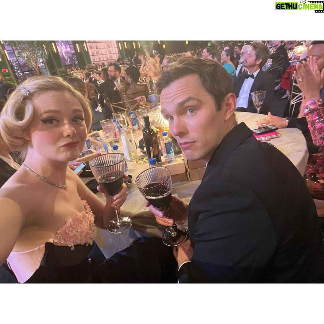 Elle Fanning Instagram - Shoutout to @chrissyteigen for supplying our table with John’s green room chicken !