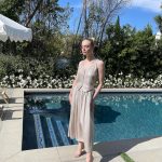 Elle Fanning Instagram – Catch me on the @latelateshow tonight with @j_corden to talk all things @girlfromplainvillehulu !!!
Always LOVE LOVE seeing you!!!
@justjenda @erinayanianmonroe @samanthamcmillen_stylist