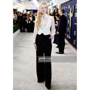 Elle Fanning Instagram - Wear the pants 🤵🏼‍♀️ and make them @gucci with a @cartier 💎 💙💛