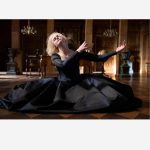 Elle Fanning Instagram - WHO HAS WATCHED SEASON 3!?!?! @thegreathulu on @hulu 💚💚💚
